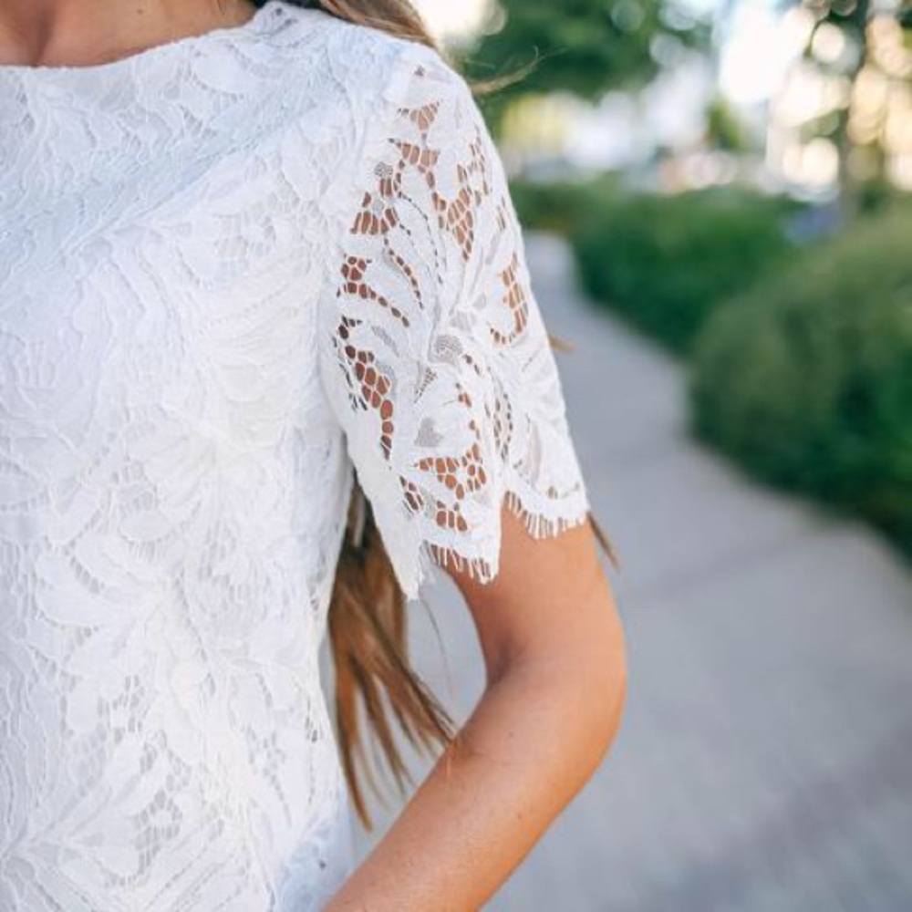 ‘Style File’ Lace Top In White - Picture 5 of 8